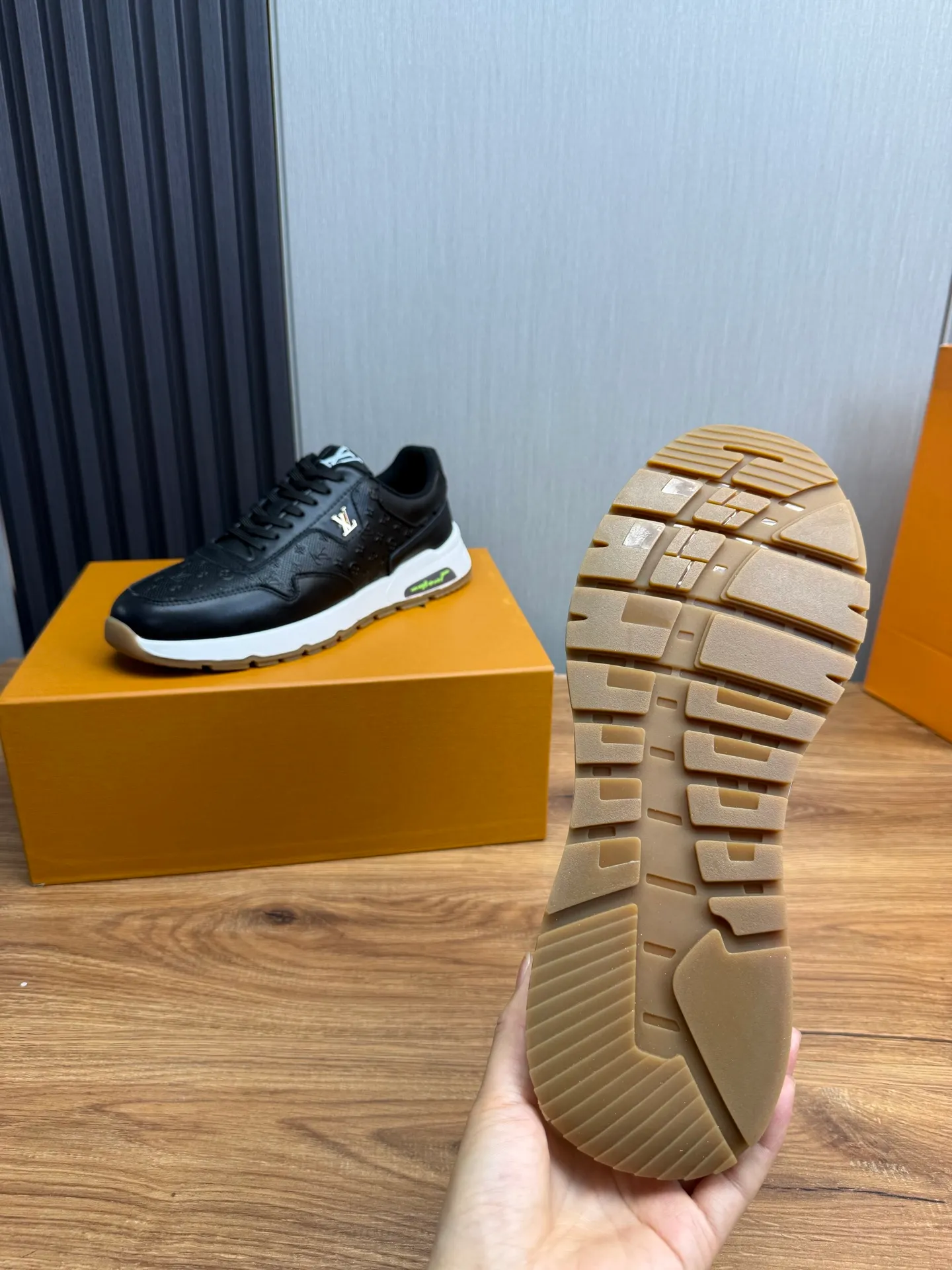 Men's shoes 💰460💰 LOUIS VUITTON [Luden Yiwei] Brand new trendy Lv is on the market 🎁, casual and fashionable men's shoes 👟 Original version shipped 1:1✅ The upper is made of imported brand leather + sheepskin lining, the original wear-resistant rubber outsole, the version is simple and elegant, exclusive for trendy men. 38-44